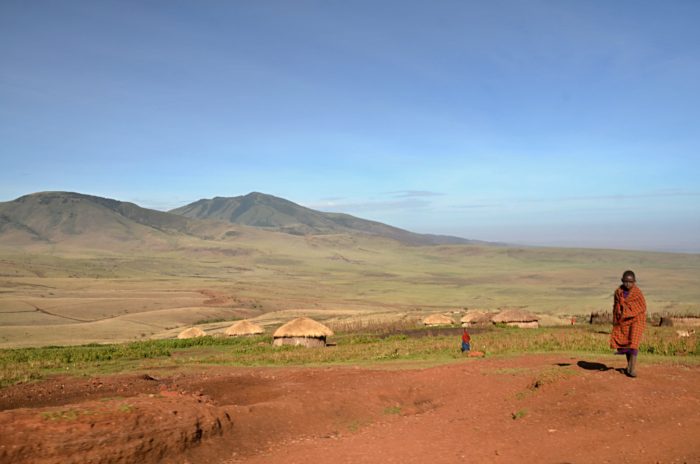 Cesta do národního parku Serengeti a typické masajské vesnice Boma