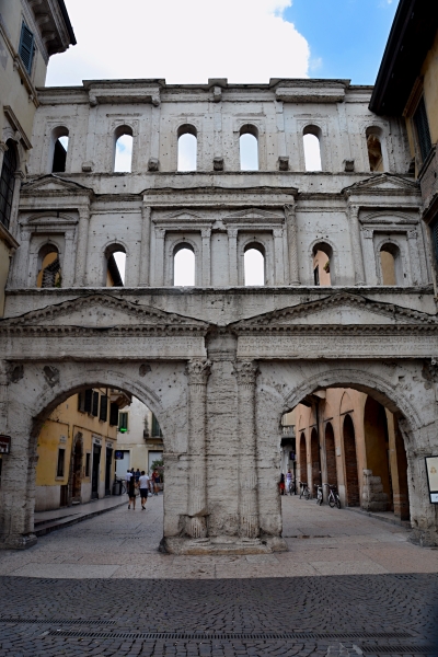 Porta dei Borsari